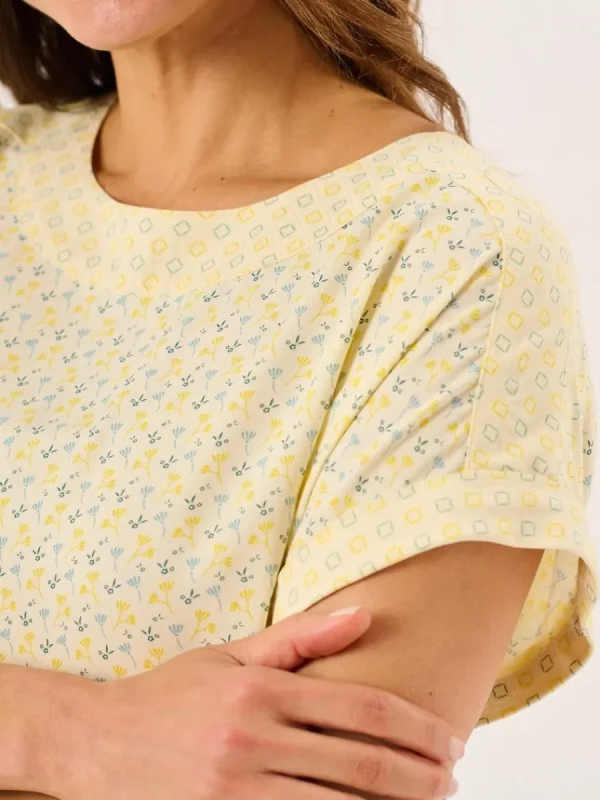 Quba & Co Light Yellow Floral Short Sleeved Overhead Top - Dana Outlet