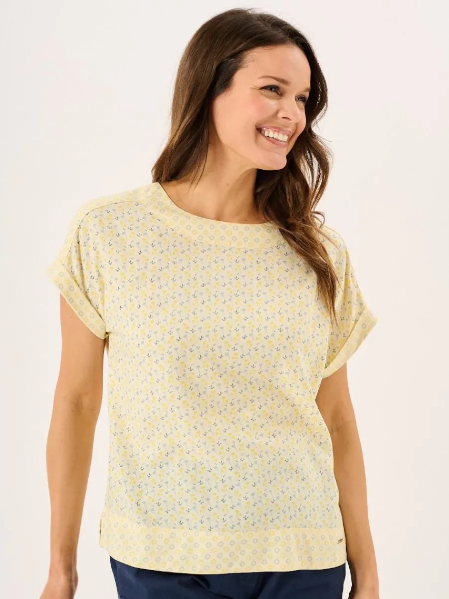 light_yellow_floral_short_3.webp Quba & Co Light Yellow Floral Short Sleeved Overhead Top - Dana Outlet