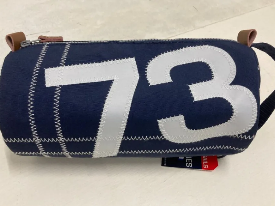 navy_barrel_wash_bag__bea_0.webp Quba & Co Navy Barrel Wash Bag - Beacon New