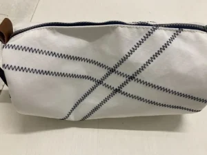 Quba & Co White Barrel Wash Bag - Bosan Sale